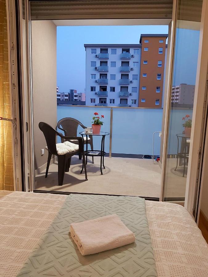 Apartman Miss T พอดโกริกา ภายนอก รูปภาพ