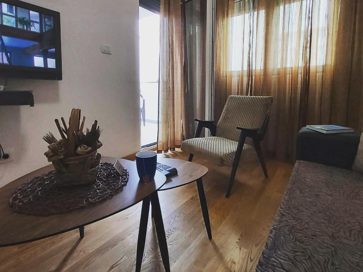 Apartman Miss T พอดโกริกา ภายนอก รูปภาพ
