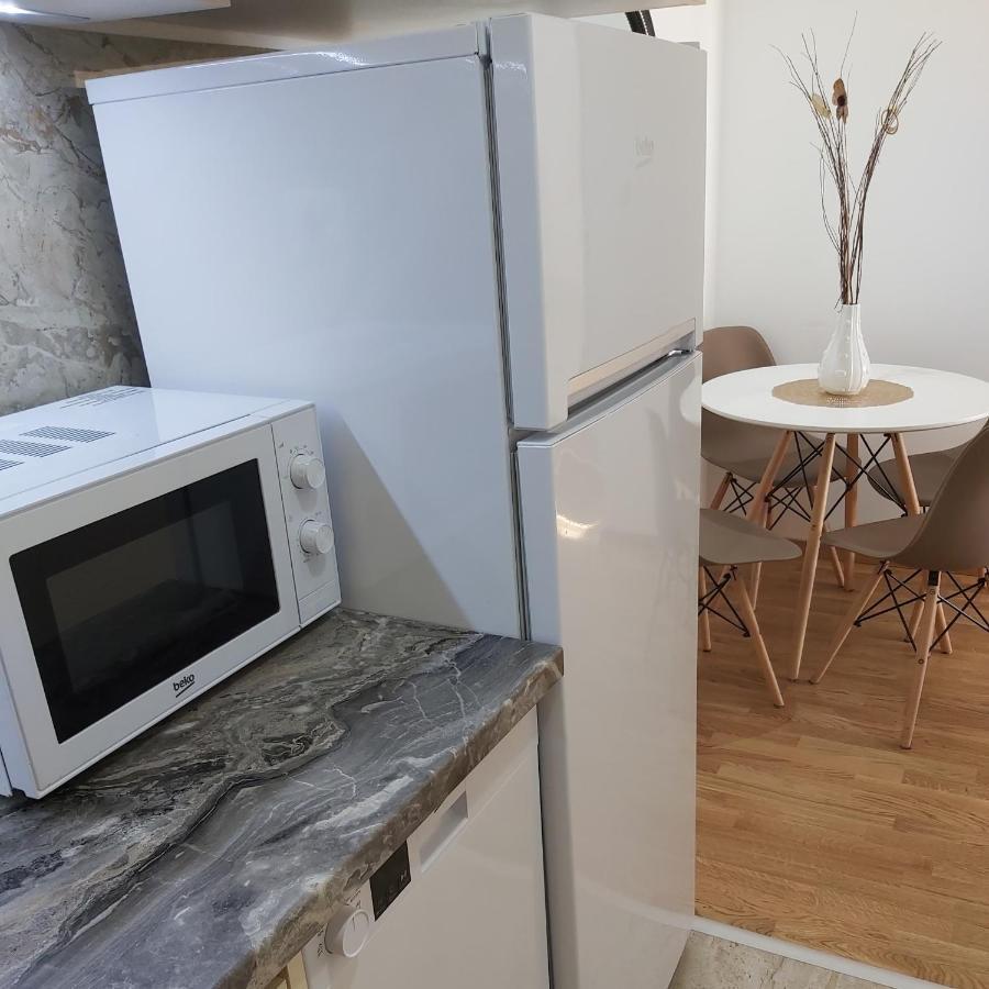 Apartman Miss T พอดโกริกา ภายนอก รูปภาพ