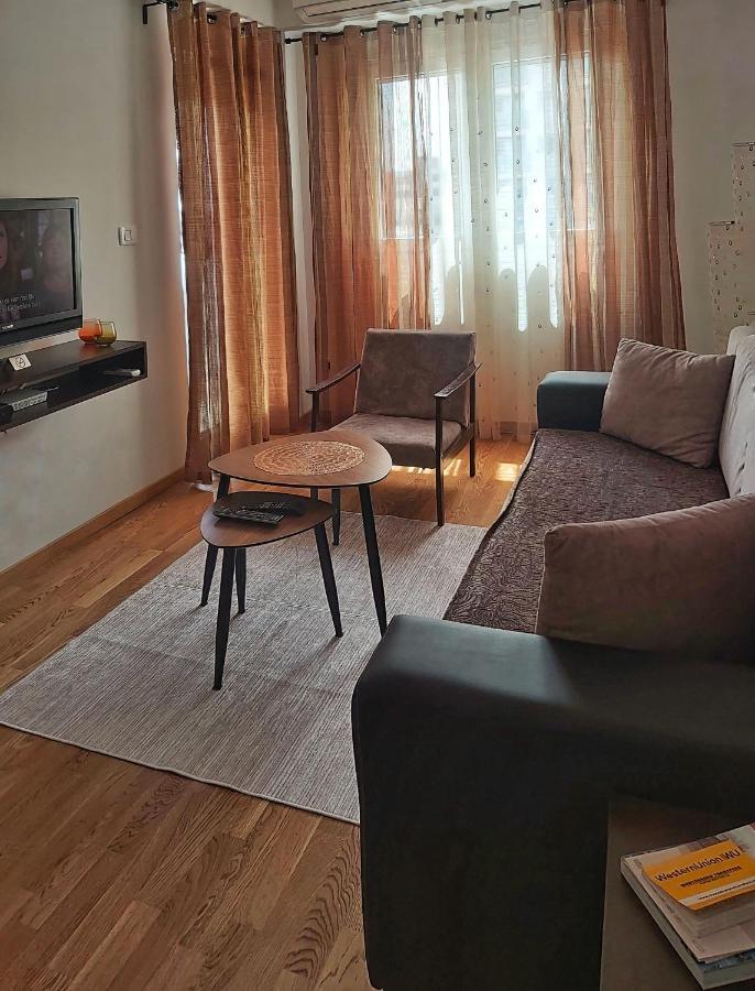 Apartman Miss T พอดโกริกา ภายนอก รูปภาพ