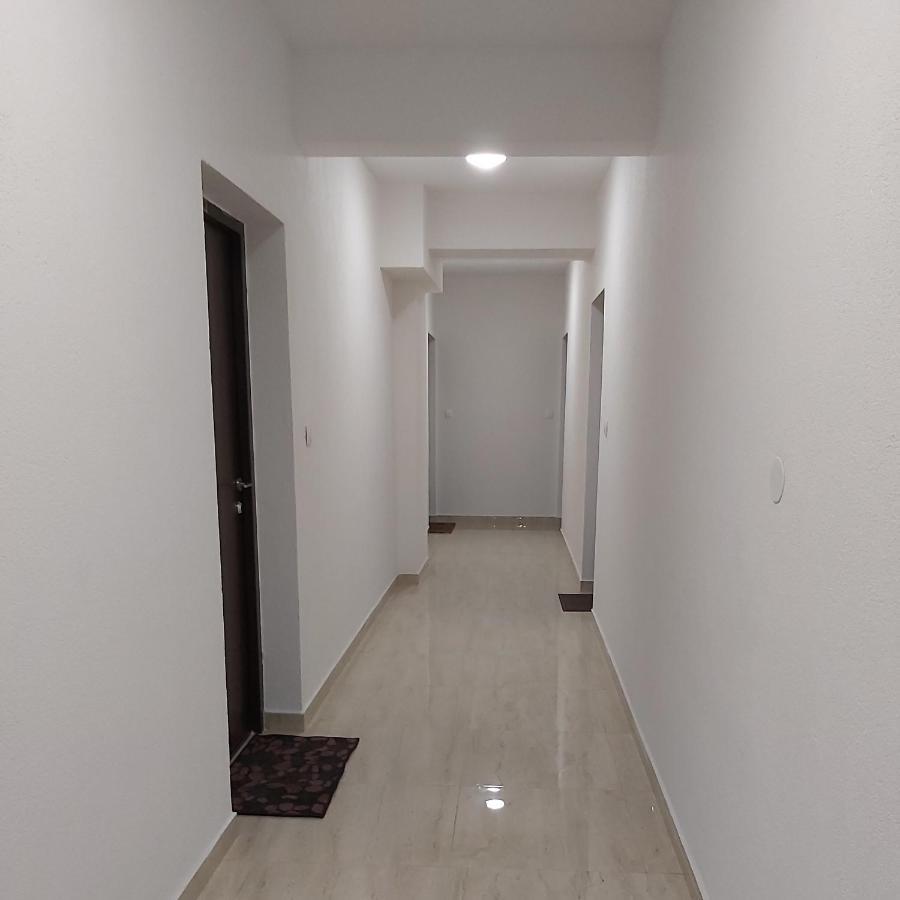 Apartman Miss T พอดโกริกา ภายนอก รูปภาพ