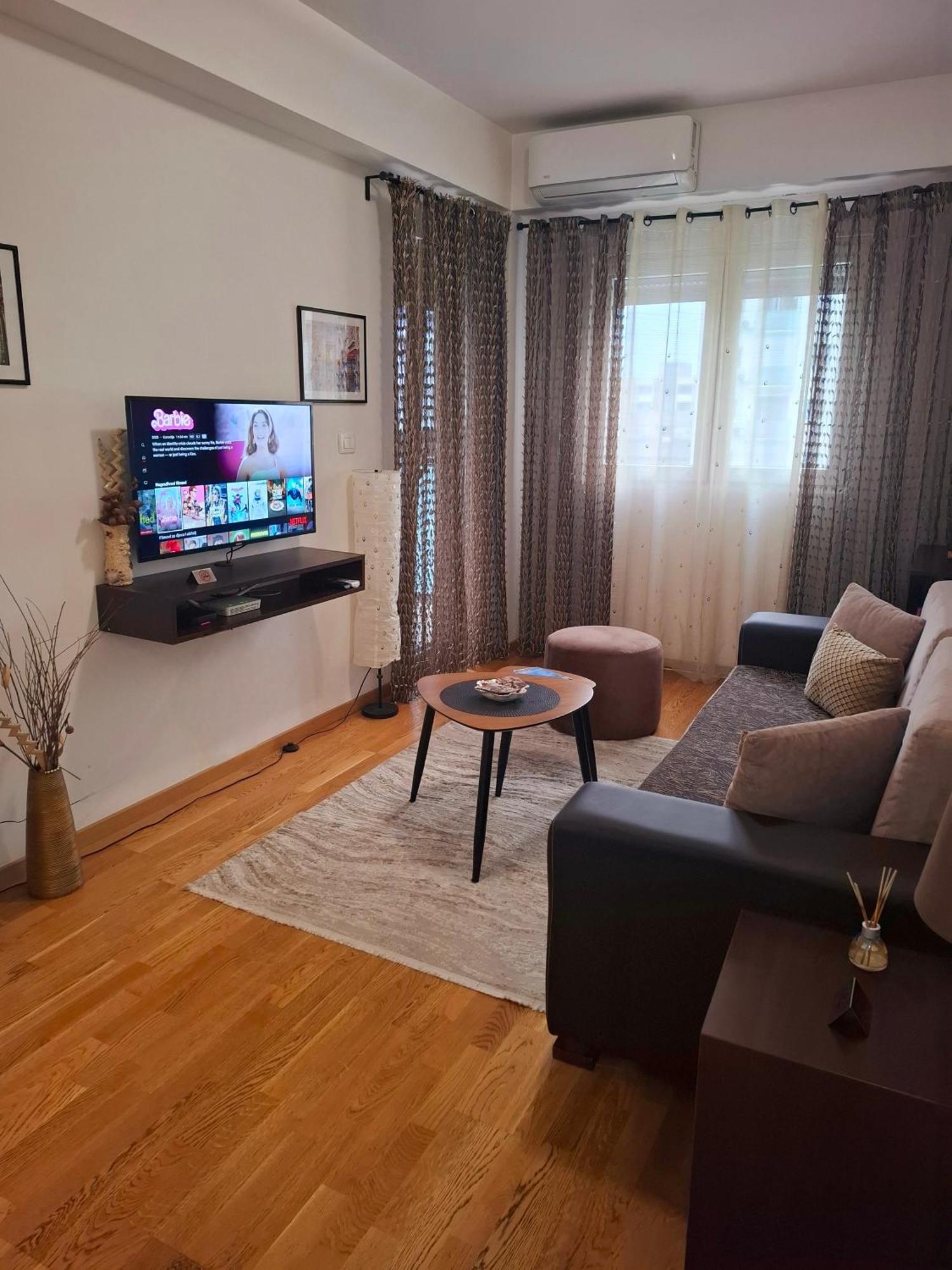 Apartman Miss T พอดโกริกา ภายนอก รูปภาพ